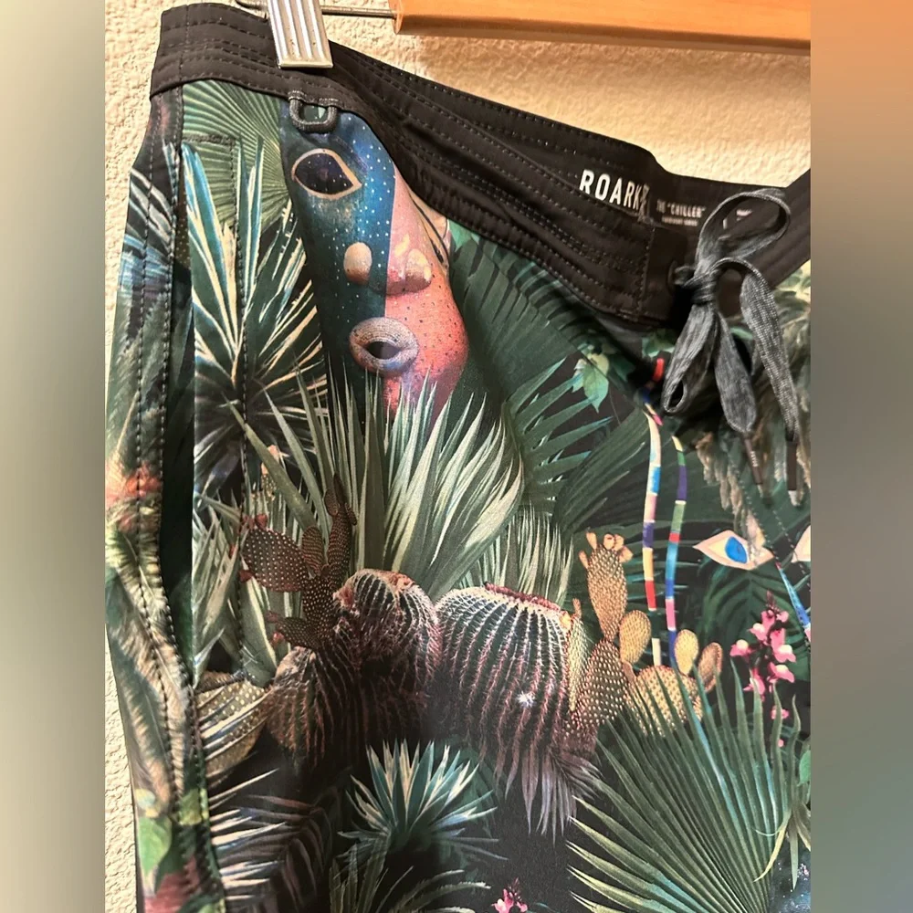 Roark Board Shorts  Men Chiller Jardin Oasis Polyester Blend Size 36